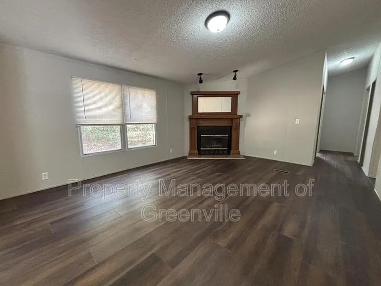 102 Tifton Ct — Photo 6