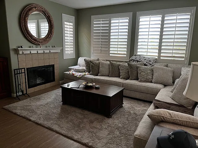 5 bed, 2698 sqft, $925 — Photo 1