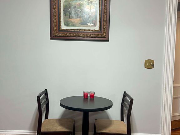4th image of 36 Pearl St #2