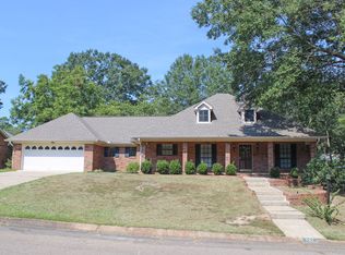 707 Huntindon Rd, Hattiesburg, MS 39402