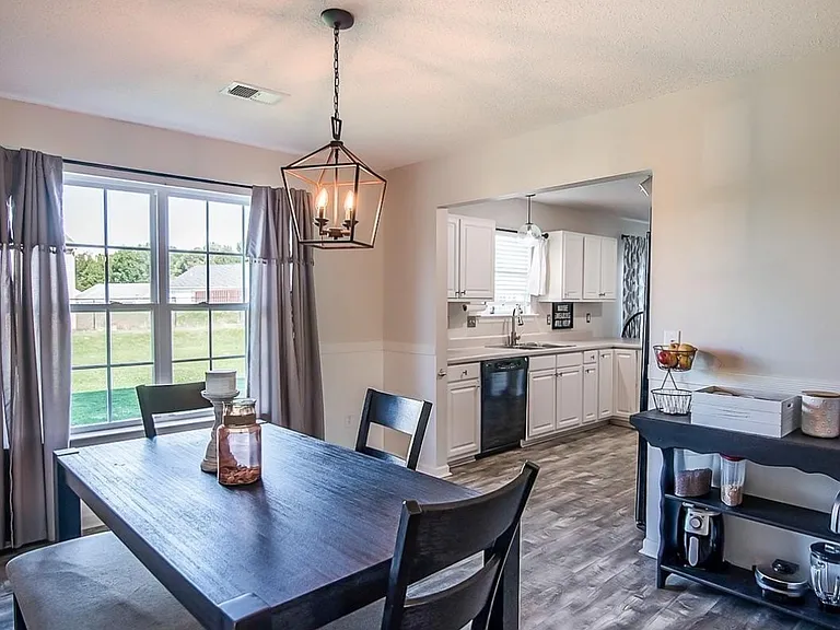 456 Candleglow Dr — Photo 3