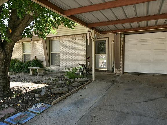 3rd image of 13248 Lexington Ln