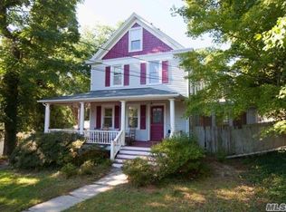 19 Mechanic St, Huntington, NY 11743