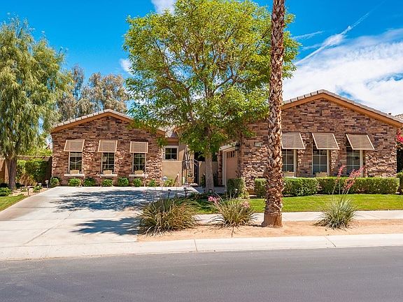 2nd image of 60160 Desert Rose Dr