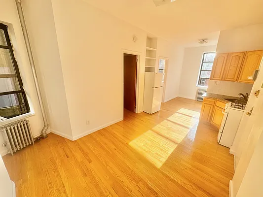 Rented by GreenVill Real Estate LLC | media 1
