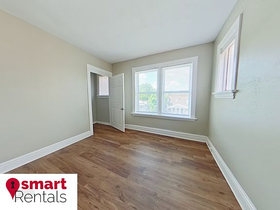 3rd image of 3720 Winnebago St #2F