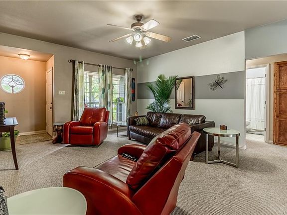 3rd image of 1308 Bradley Ct