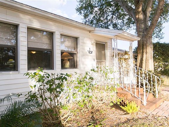 4th image of 302 Indiana Ave
