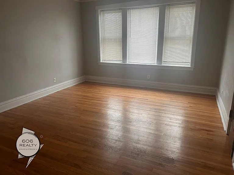Great Two bed, One bath apartment in Cicero! — Photo 7