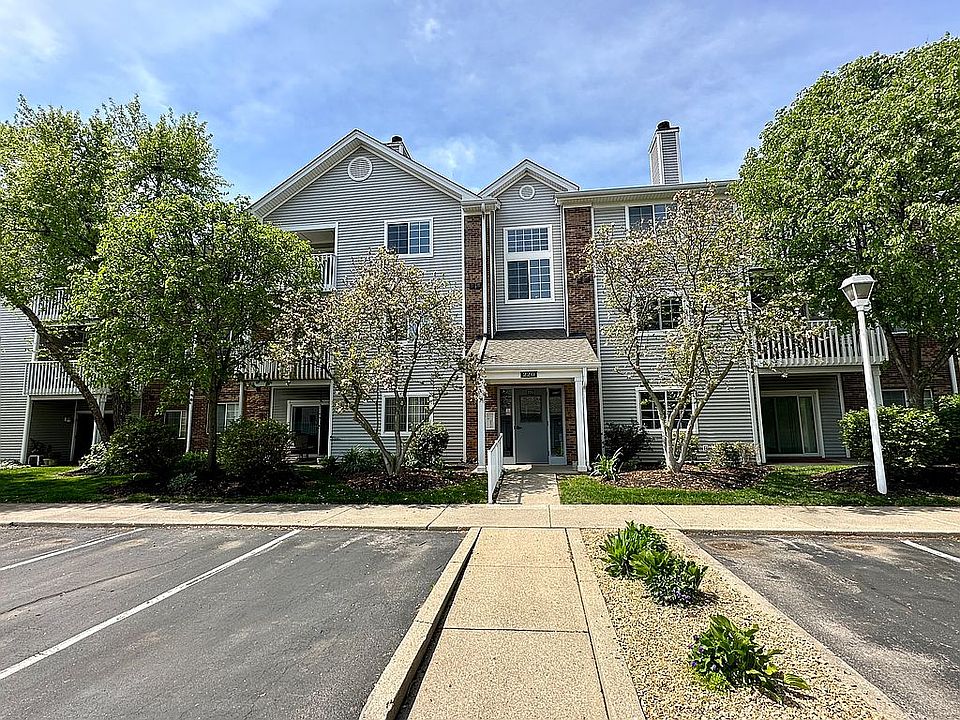 1st image of 220 Carrington Pl #309