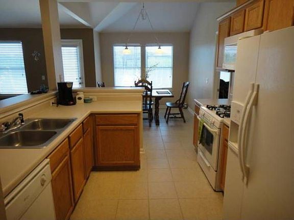 4th image of 1302 Still Meadow Dr