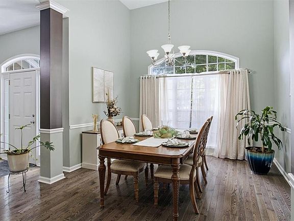 5th image of 2620 Snowcrest Pl