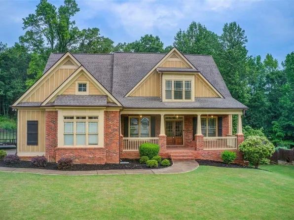 553 Hunting Hills Dr, Braselton, GA 30517