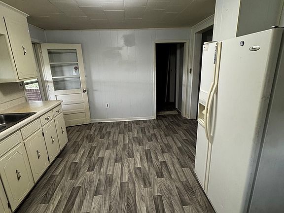 4th image of 715 Franklin Ave
