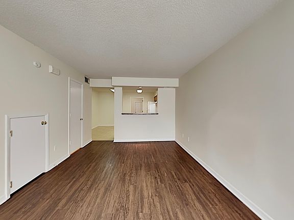 2nd image of 154 Lori Anne Ln