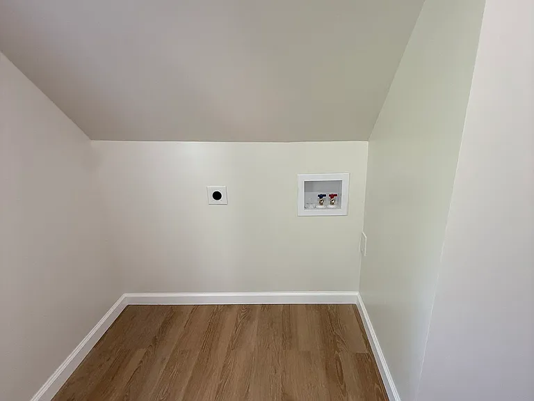 2458 Professor Ave #3 — Photo 7