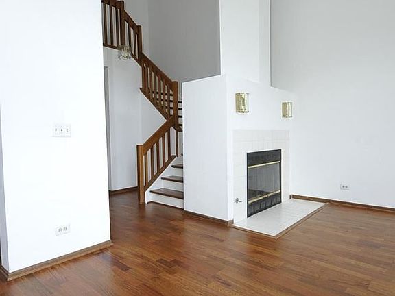 4th image of 1266 S Parkside Dr