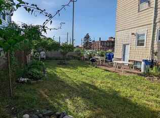 38 Williams St FLOOR 1, Pawtucket, RI 02860