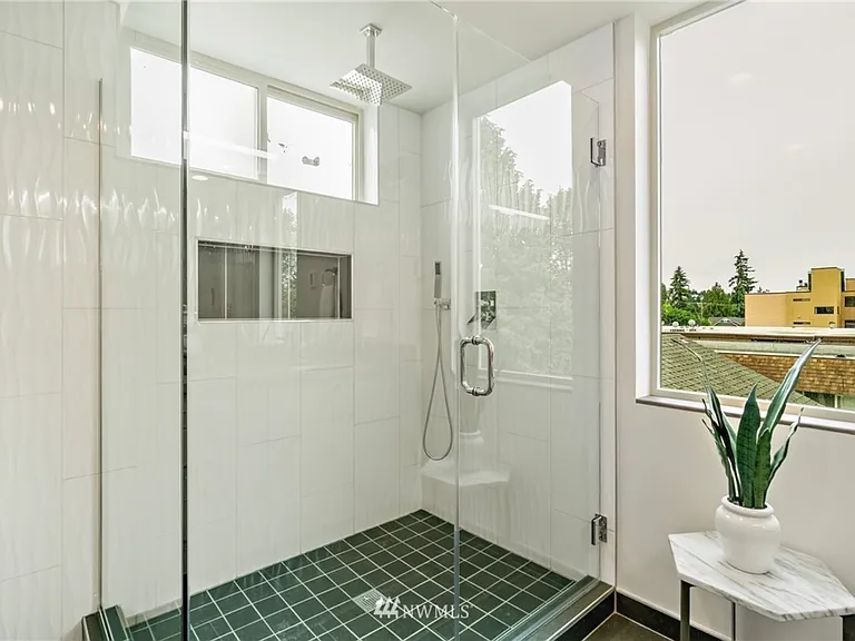 5618 California Ave SW #B — Photo 8