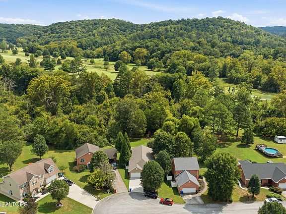 4th image of 216 Sweet Gum Ln