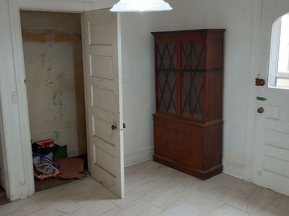 2nd image of 11 Penn Blvd