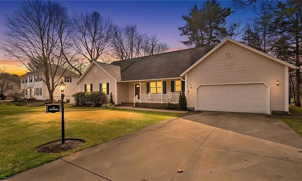 1st image of 11 Olde Mill Ln
