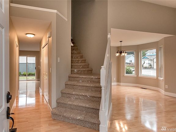 3rd image of 8522 Covina Loop NE