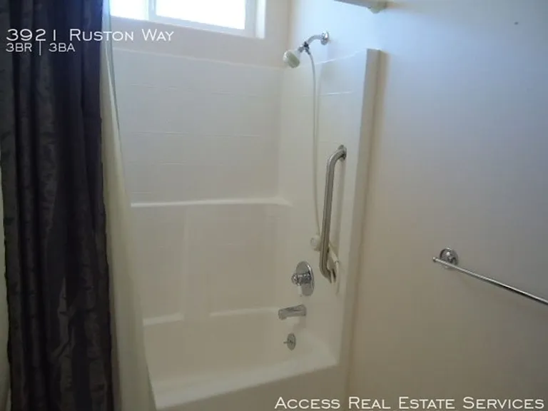 3921 Ruston Way — Photo 9