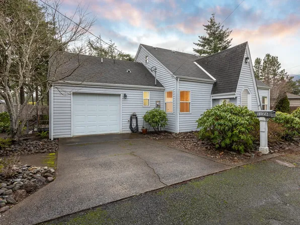 1126 SW 62nd St, Lincoln City, OR 97367