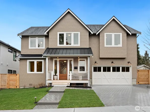 8221 22nd Avenue NE, Seattle, WA 98115