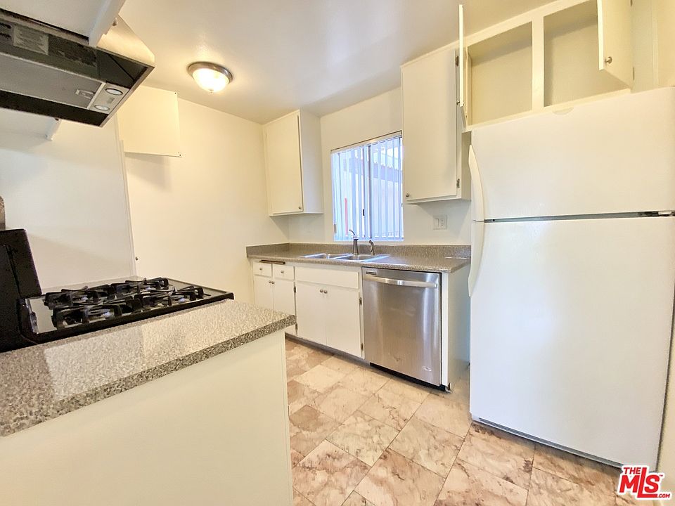 1st image of 959 S Gramercy Pl #105A
