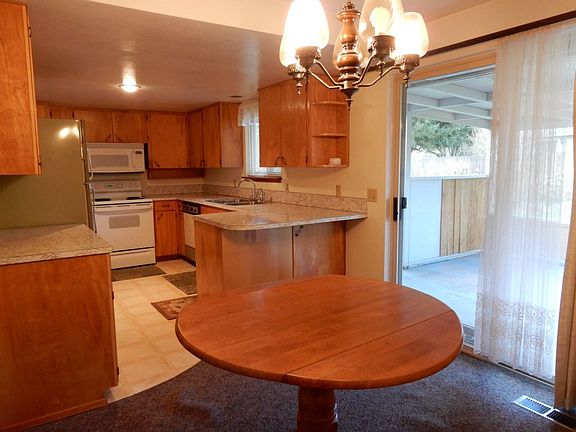 4th image of 2423 Glenn Ct SE