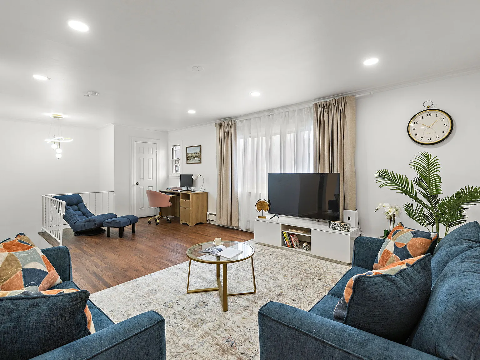 3 bed, $3,400 — Photo 2