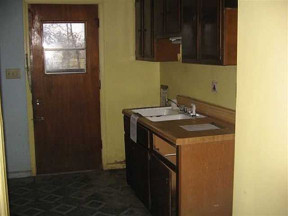 5th image of 106 Mooring Dr