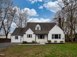 572 New Loudon Rd, Latham, NY 12110