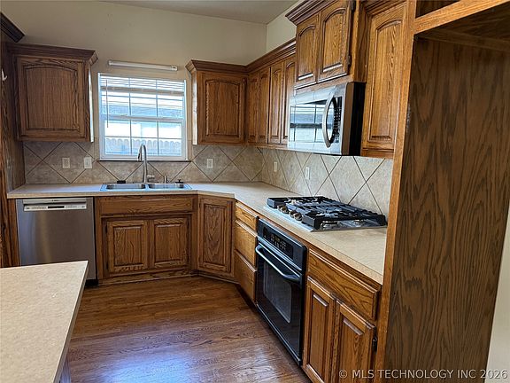 3rd image of 7882 S 95th East Ave
