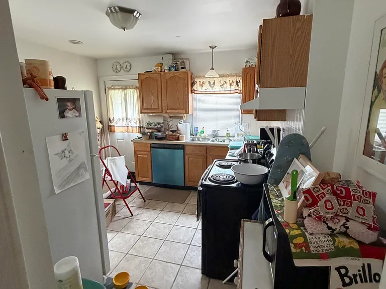 911-913 Thomas Rd — Photo 10