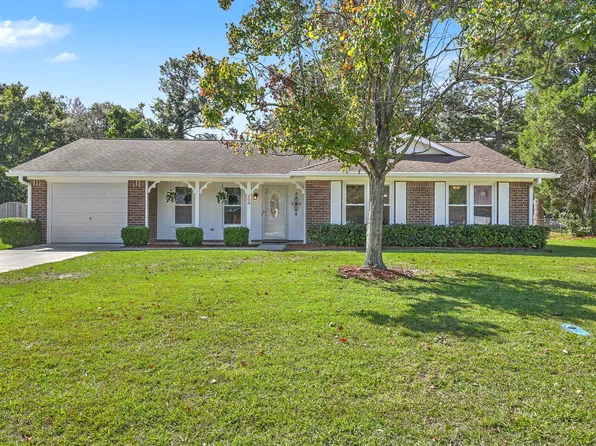 208 Longleaf Rd, Summerville, SC 29486
