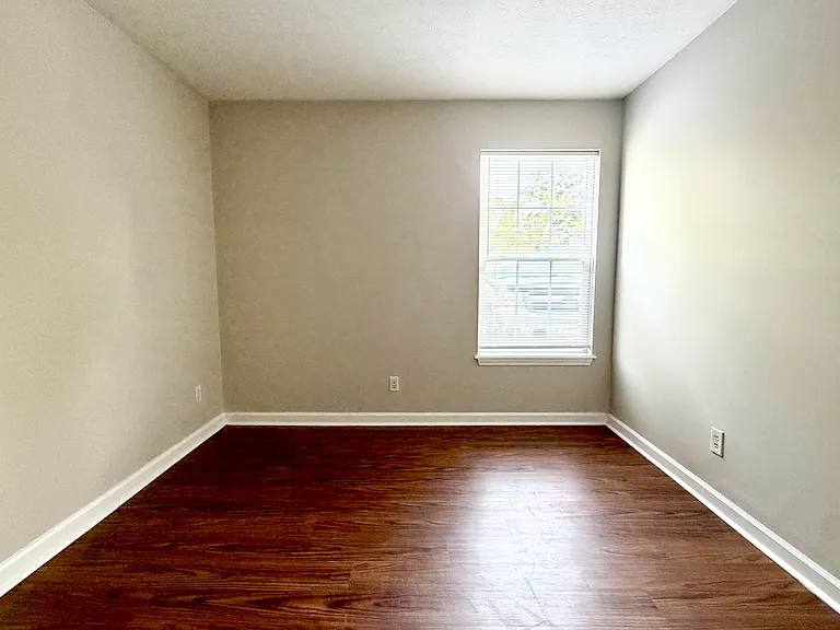 Scenic Valley Apartment Homes — Photo 5