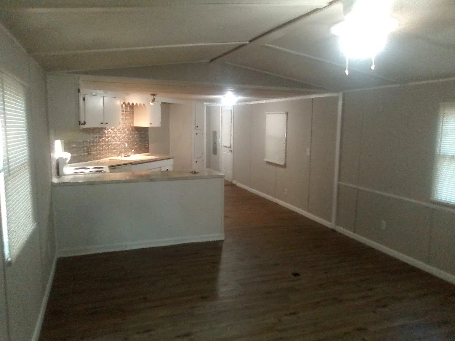 3 bed, 1000 sqft, $875 — Photo 2