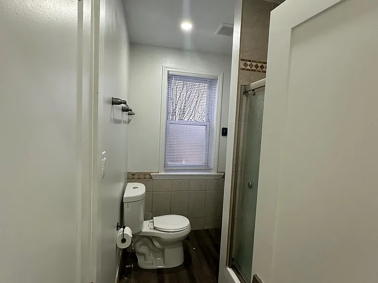 482 Martin St — Photo 20