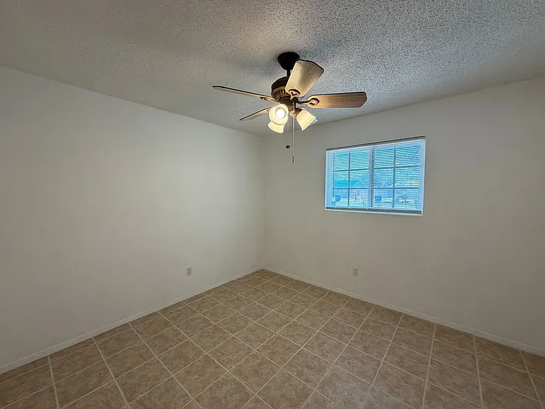 1143 De Vargas Ct SE — Photo 8