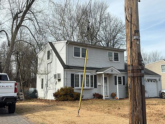 3rd image of 38 Village Rd