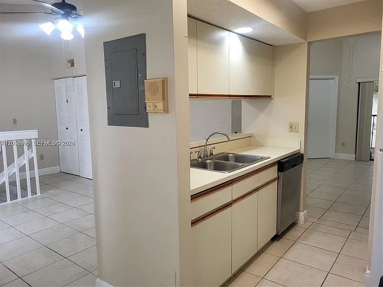 9843 SW 138th Ave #EA2R — Photo 6