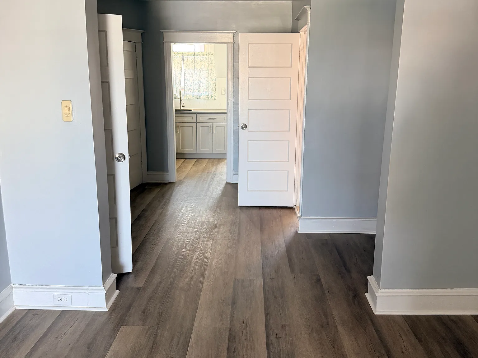 3 bed, 1200 sqft, $1,700 — Photo 3