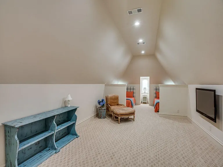 2782 Montreaux Dr — Photo 3