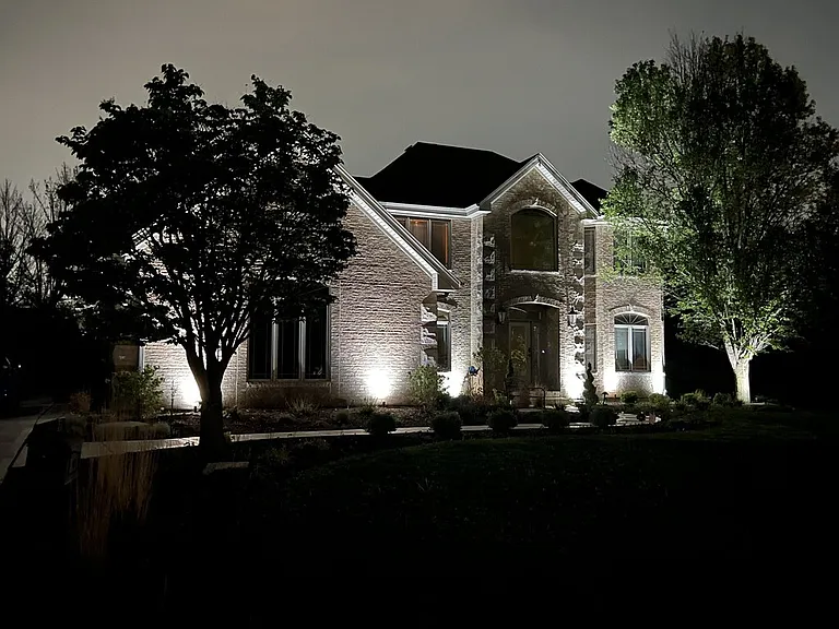 230 Sawgrass Dr — Photo 1