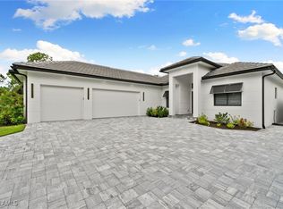 1419 13th St SW, Naples, FL 34117