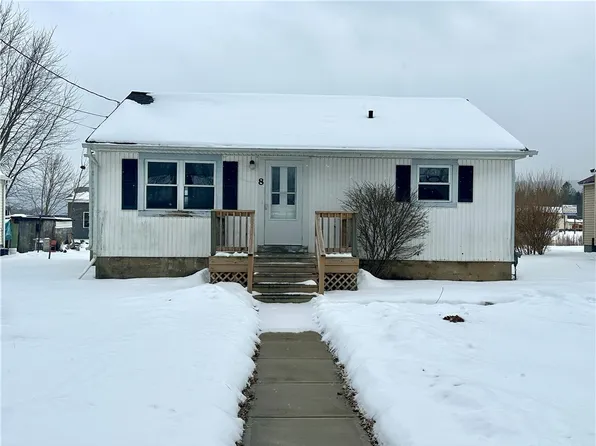 8 Wicks Blvd, Corning, NY 14830