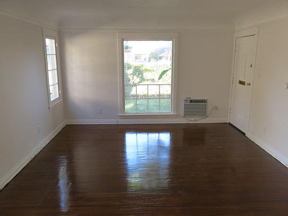 3rd image of 4216 Edenhurst Ave